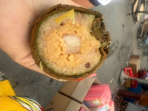 Bánh Tét nhân đậu xanh thịt mỡ nhà quê nấu củi đủ lửa siêu mền, dẻo, ngon, đòn 900gram - SH235