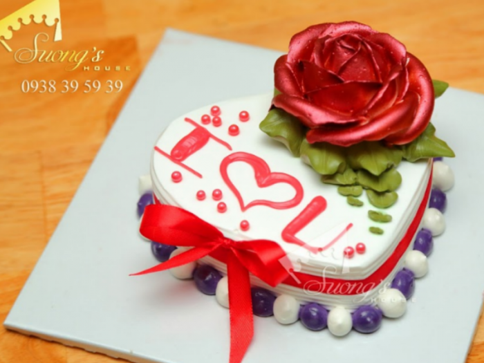 Quà Socola Valentine bánh kem hình trái tim size 12 - SH25
